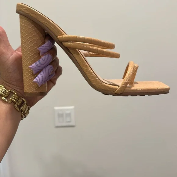 London Rag “Dandelion” in Latte - Picture 2 of 6